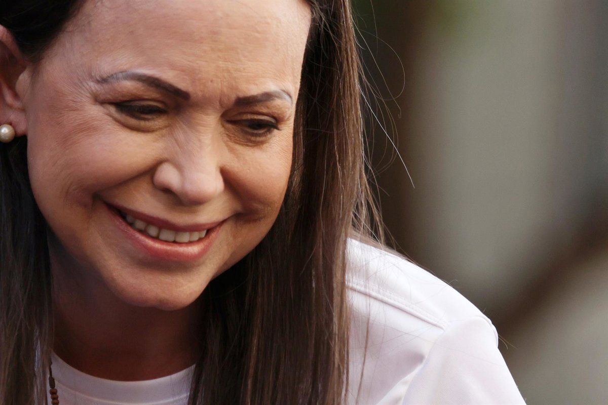 Cazas F-18 en operación